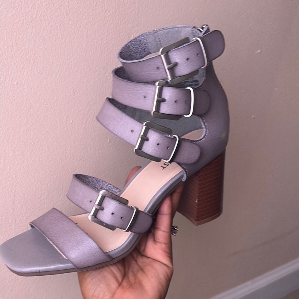 Nine West Gray and Brown Heeled Sandals with Multi-Strap Design